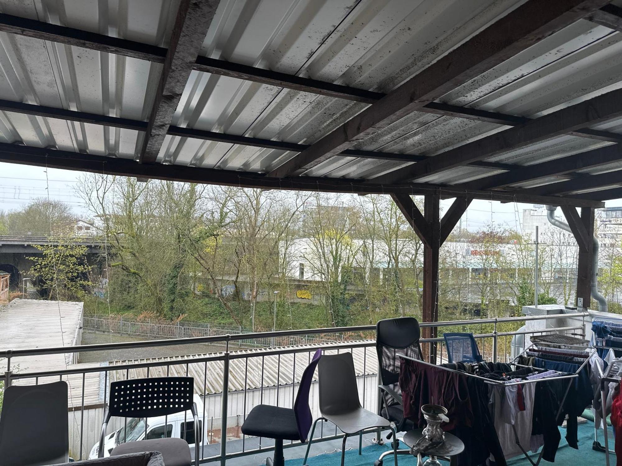 Schoenes Zimmer In Bahnhofsnaehe In Einer Wohnung Mit Grosser Terrasse กีเซิน ภายนอก รูปภาพ