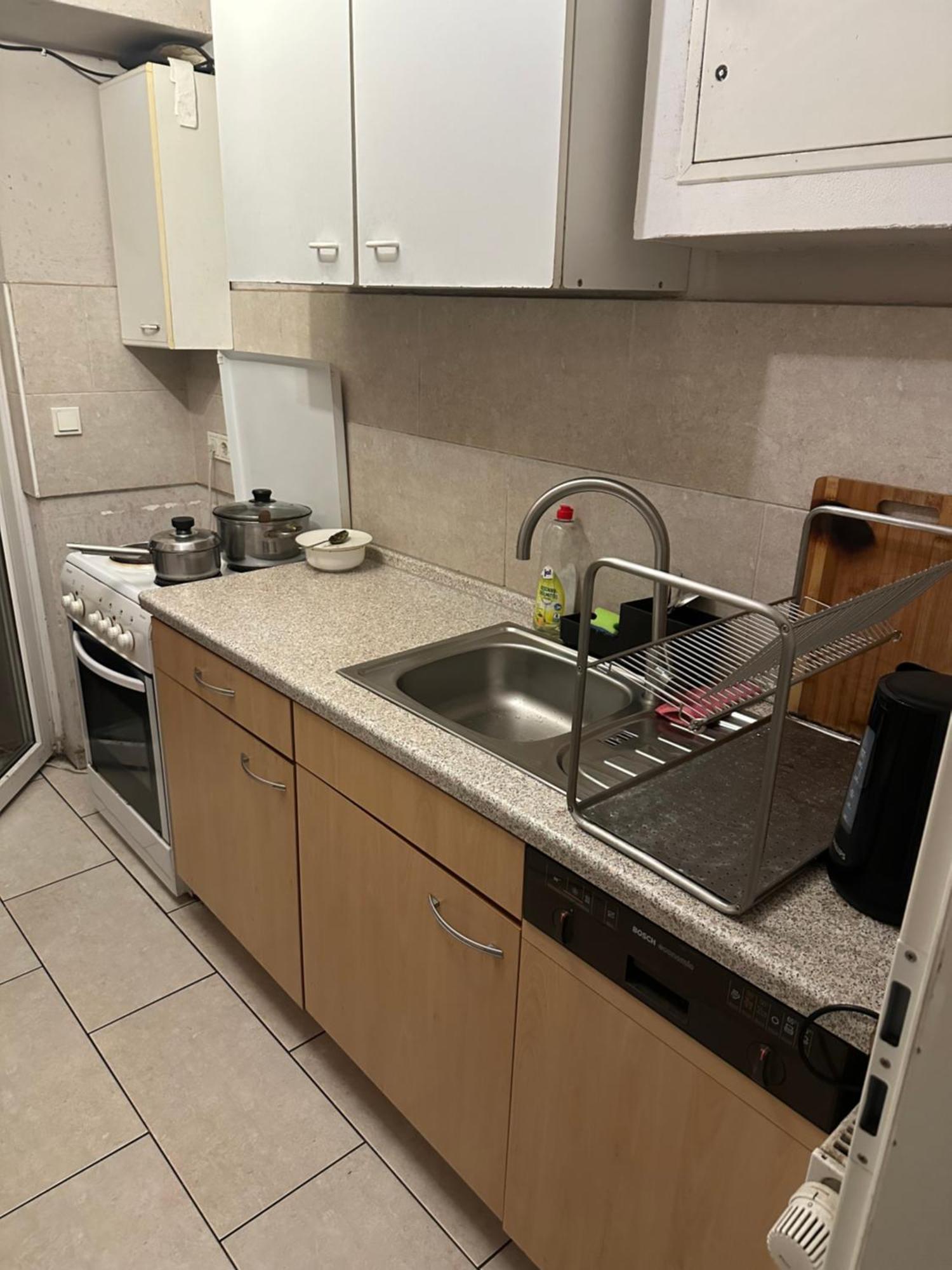 Schoenes Zimmer In Bahnhofsnaehe In Einer Wohnung Mit Grosser Terrasse กีเซิน ภายนอก รูปภาพ