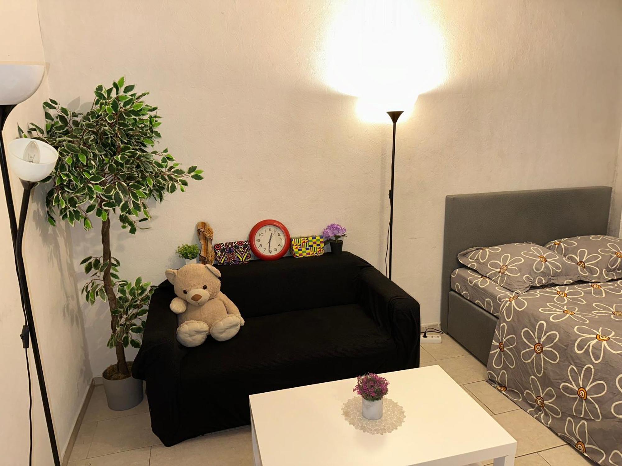 Schoenes Zimmer In Bahnhofsnaehe In Einer Wohnung Mit Grosser Terrasse กีเซิน ภายนอก รูปภาพ