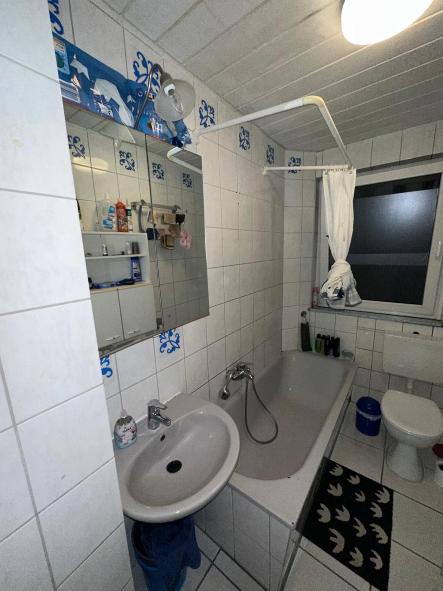 Schoenes Zimmer In Bahnhofsnaehe In Einer Wohnung Mit Grosser Terrasse กีเซิน ภายนอก รูปภาพ